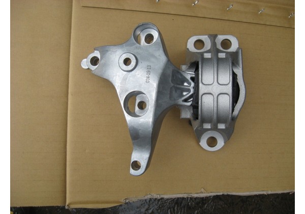 Подушка двигуна права Renault Sandero, Logan, Logan MCV, Duster 1.5 dCI, 112106262R, 8200805809
